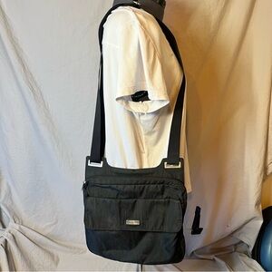 Baggallini HP Bag MM Crossbody Black